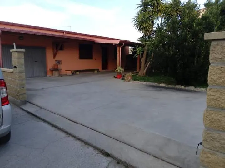 Casa Vacanze Le Gallinelle Giba 0*,  Italy